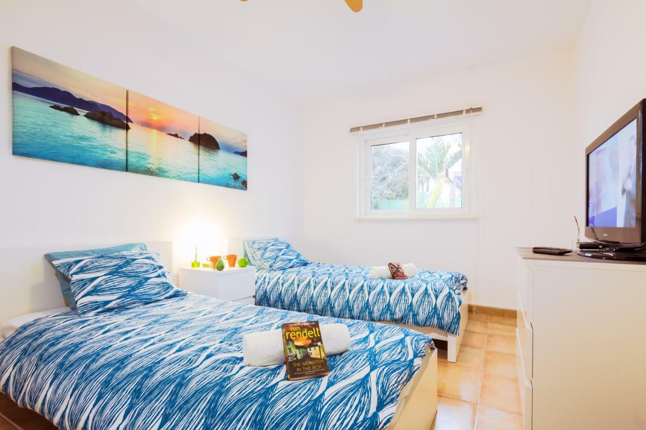 Villa Hibiscus Centrum Corralejo Beach Private Pool Family Bagian luar foto