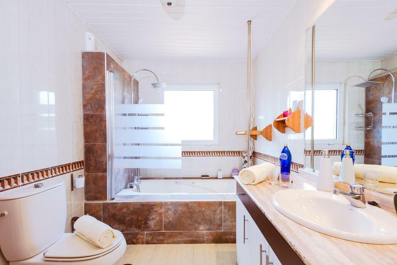 Villa Hibiscus Centrum Corralejo Beach Private Pool Family Bagian luar foto